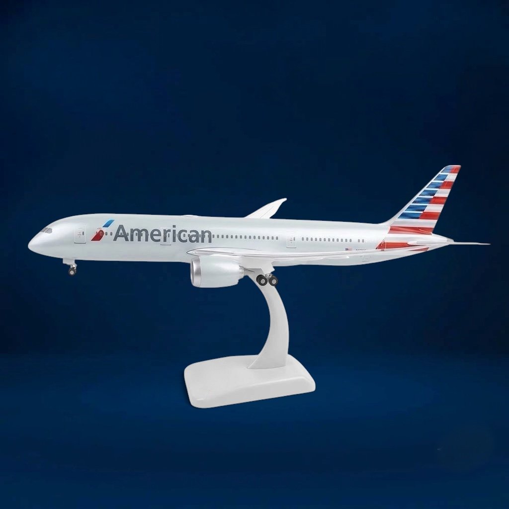 🇺🇸 American Airlines Boeing 787‑8 Model – Handcrafted Precision Bring home the spirit of modern aviation with this handcrafted scale model of the Boeing 787‑8 Dreamliner in American Airlines
